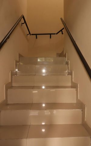 Casa à venda com 138m², 4 quartos e 2 vagasEscada interna da Casa 1