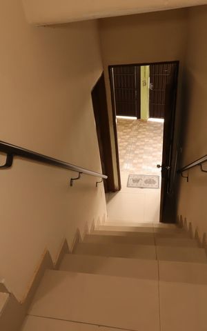 Casa à venda com 138m², 4 quartos e 2 vagasEscada interna da Casa 1
