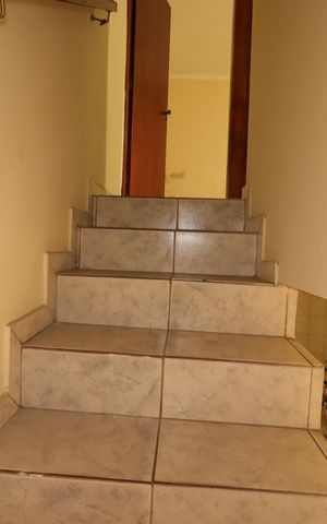 Casa à venda com 138m², 4 quartos e 2 vagasEscada interna da Casa 2