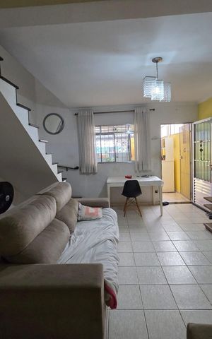 Casa para alugar com 105m², 2 quartos e 2 vagas Casa para alugar com 105m², 2 quartos e 2 vagasSala