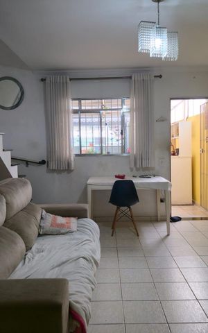 Casa para alugar com 105m², 2 quartos e 2 vagas Casa para alugar com 105m², 2 quartos e 2 vagasSala