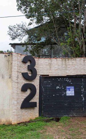 Casa para alugar com 400m², 2 quartos e 6 vagasFachada