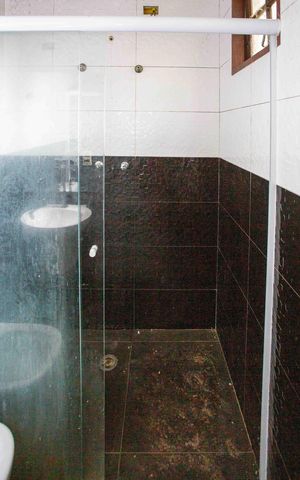 Casa para alugar com 400m², 2 quartos e 6 vagasBanheiro da Suíte