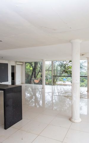 Casa para alugar com 400m², 2 quartos e 6 vagasSala/Cozinha