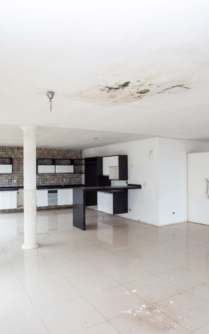 Casa para alugar com 400m², 2 quartos e 6 vagasSala/Cozinha
