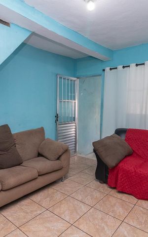 Casa à venda com 140m², 2 quartos e 1 vaga Casa à venda com 140m², 2 quartos e 1 vagaSala