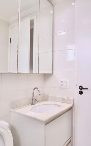 Apartamento para alugar com 55m², 2 quartos e 1 vaga Apartamento para alugar com 55m², 2 quartos e 1 vagaBanheiro do Quarto 1