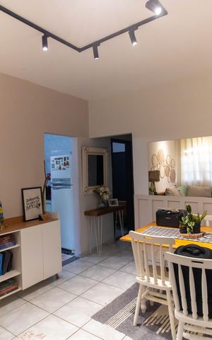 Casa à venda com 160m², 4 quartos e 1 vaga Casa à venda com 160m², 4 quartos e 1 vagaSala