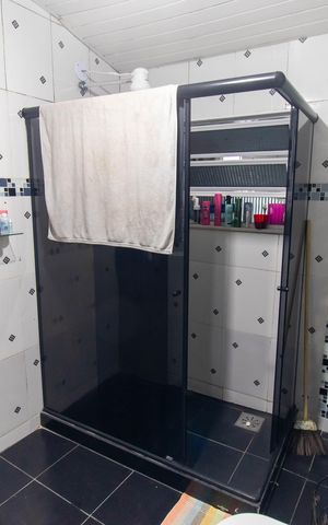 Casa à venda com 160m², 4 quartos e 1 vaga Casa à venda com 160m², 4 quartos e 1 vagaBanheiro