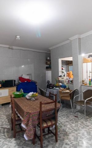 Casa à venda com 160m², 4 quartos e 1 vaga Casa à venda com 160m², 4 quartos e 1 vagaCozinha