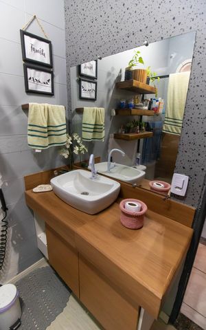 Casa à venda com 160m², 4 quartos e 1 vaga Casa à venda com 160m², 4 quartos e 1 vagaBanheiro