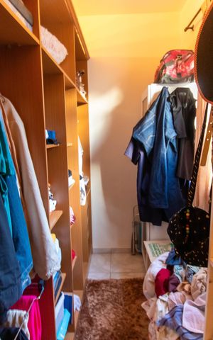 Casa à venda com 160m², 4 quartos e 1 vaga Casa à venda com 160m², 4 quartos e 1 vagaCloset