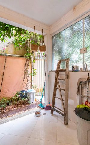 Casa à venda com 150m², 3 quartos e 4 vagasÁrea de Serviço