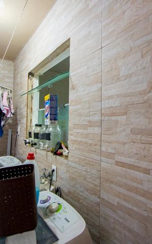 Casa à venda com 175m², 4 quartos e 2 vagas Casa à venda com 175m², 4 quartos e 2 vagasÁrea de serviço