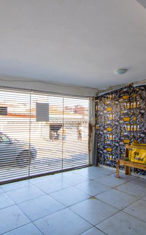 Casa à venda com 175m², 4 quartos e 2 vagas Casa à venda com 175m², 4 quartos e 2 vagasGaragem