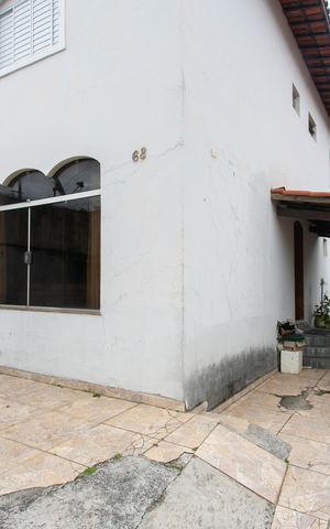 Casa para alugar com 180m², 3 quartos e 4 vagas Casa para alugar com 180m², 3 quartos e 4 vagasGaragem