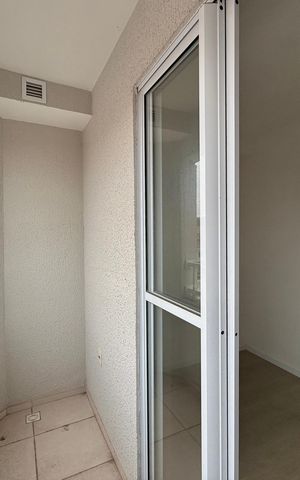 Studio para alugar com 20m², 1 quarto e sem vaga Studio para alugar com 20m², 1 quarto e sem vagaSacada