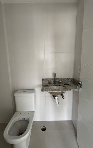 Apartamento à venda com 56m², 2 quartos e 1 vaga Apartamento à venda com 56m², 2 quartos e 1 vagaBanheiro