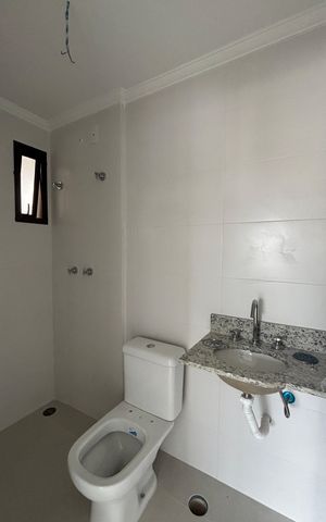 Apartamento à venda com 56m², 2 quartos e 1 vaga Apartamento à venda com 56m², 2 quartos e 1 vagaBanheiro