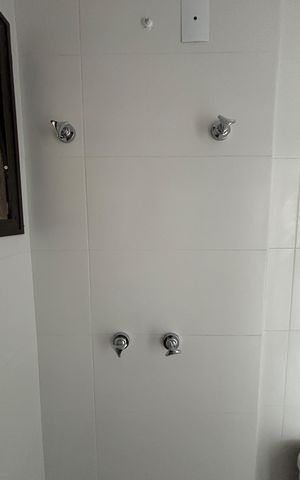 Apartamento à venda com 56m², 2 quartos e 1 vaga Apartamento à venda com 56m², 2 quartos e 1 vagaBanheiro