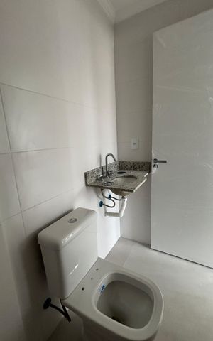 Apartamento à venda com 56m², 2 quartos e 1 vaga Apartamento à venda com 56m², 2 quartos e 1 vagaBanheiro