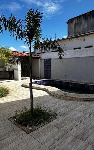 Casa para alugar com 250m², 4 quartos e 2 vagas Casa para alugar com 250m², 4 quartos e 2 vagasÁrea externa