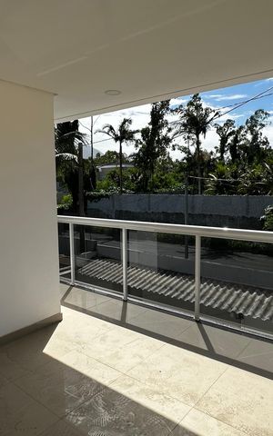 Casa para alugar com 250m², 4 quartos e 2 vagas Casa para alugar com 250m², 4 quartos e 2 vagasVaranda