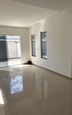 Casa para alugar com 250m², 4 quartos e 2 vagas Casa para alugar com 250m², 4 quartos e 2 vagasSala