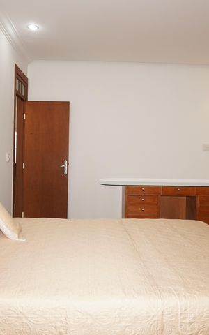 Casa para alugar com 400m², 5 quartos e 4 vagas Casa para alugar com 400m², 5 quartos e 4 vagasSuíte 2