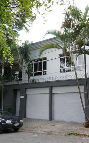 Casa para alugar com 400m², 5 quartos e 4 vagas Casa para alugar com 400m², 5 quartos e 4 vagasFachada da Casa