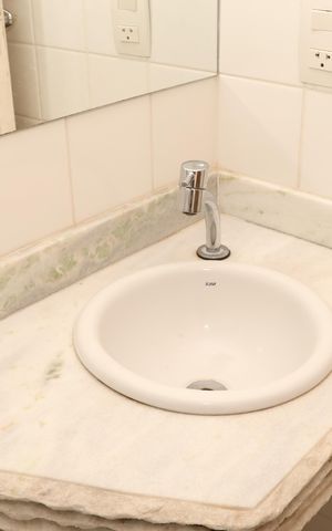 Apartamento para alugar com 81m², 2 quartos e 1 vagaBanheiro da Suíte