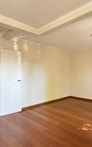 Casa à venda com 249m², 3 quartos e 3 vagas