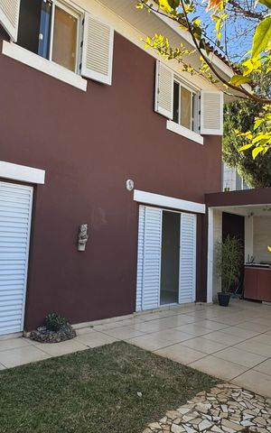 Casa à venda com 249m², 3 quartos e 3 vagas