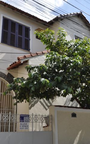 Casa de condomínio à venda com 150m², 3 quartos e 3 vagasFachada