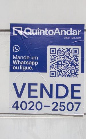 Casa à venda com 180m², 3 quartos e 2 vagas Casa à venda com 180m², 3 quartos e 2 vagasPlaquinha Instalada