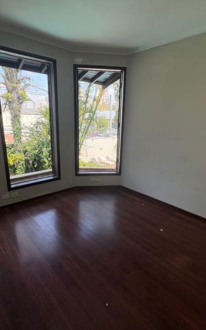 Casa de condomínio para alugar com 560m², 4 quartos e 6 vagas Casa de condomínio para alugar com 560m², 4 quartos e 6 vagasQuarto