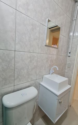 Casa à venda com 100m², 3 quartos e 2 vagas Casa à venda com 100m², 3 quartos e 2 vagasBanheiro