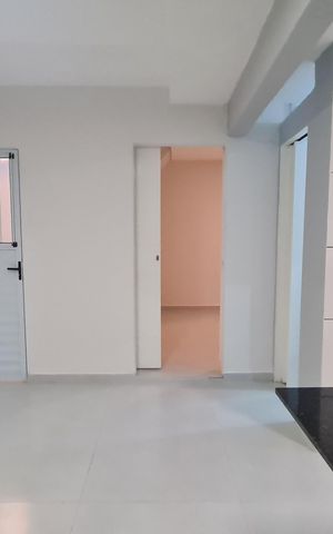 Casa à venda com 100m², 3 quartos e 2 vagas Casa à venda com 100m², 3 quartos e 2 vagasSala
