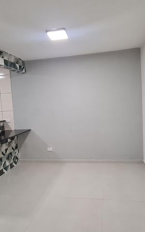 Casa à venda com 100m², 3 quartos e 2 vagas Casa à venda com 100m², 3 quartos e 2 vagasSala