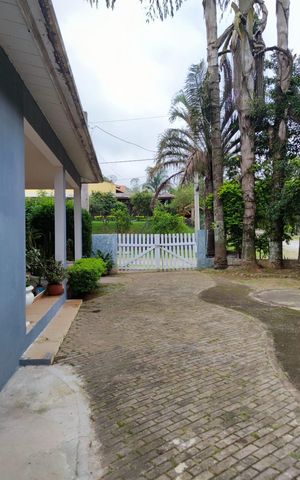 Casa de condomínio para alugar com 600m², 4 quartos e 12 vagas