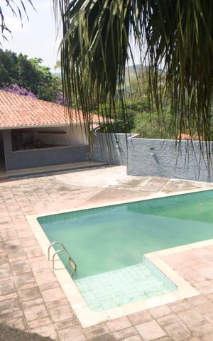 Casa de condomínio para alugar com 600m², 4 quartos e 12 vagas