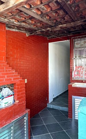 Casa à venda com 85m², 2 quartos e sem vaga