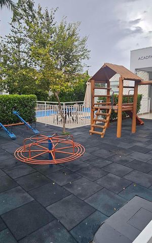 Casa de condomínio à venda com 156m², 3 quartos e 2 vagas Casa de condomínio à venda com 156m², 3 quartos e 2 vagasÁrea comum - Playground