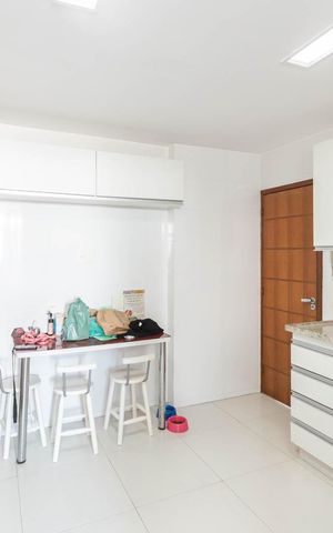 Apartamento à venda com 110m², 3 quartos e 2 vagasCozinha 