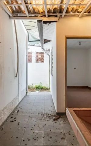 Casa à venda com 210m², 6 quartos e 2 vagas Casa à venda com 210m², 6 quartos e 2 vagasÁrea de serviço