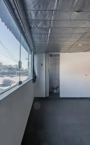 Casa à venda com 210m², 6 quartos e 2 vagas Casa à venda com 210m², 6 quartos e 2 vagasÁrea externa