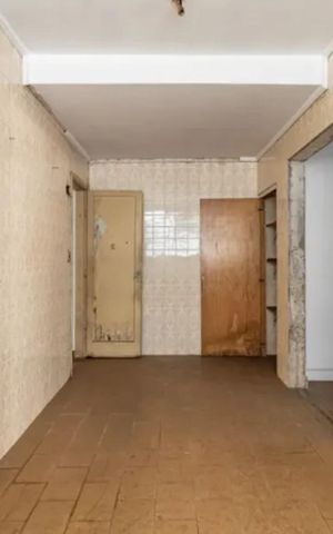 Casa à venda com 210m², 6 quartos e 2 vagas Casa à venda com 210m², 6 quartos e 2 vagasÁrea de serviço