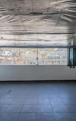 Casa à venda com 210m², 6 quartos e 2 vagas Casa à venda com 210m², 6 quartos e 2 vagasÁrea externa