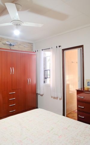 Casa à venda com 139m², 4 quartos e 2 vagasSuíte