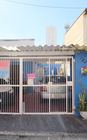 Casa à venda com 139m², 4 quartos e 2 vagasFachada